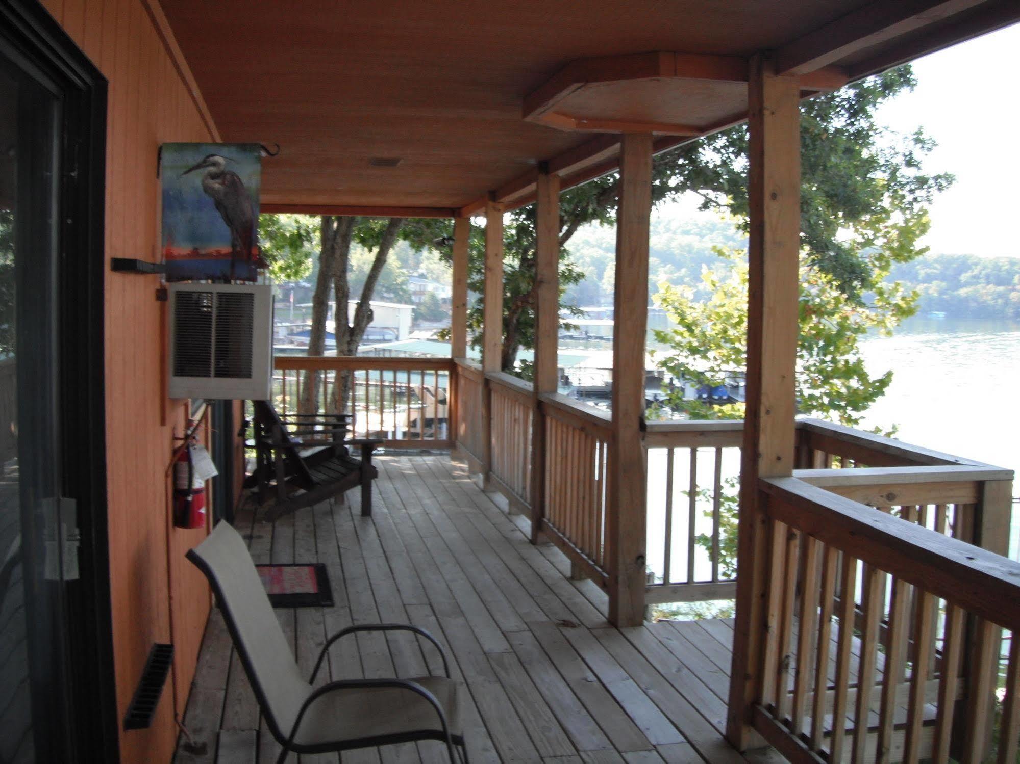 Wilsons On The Lake Camdenton Bagian luar foto